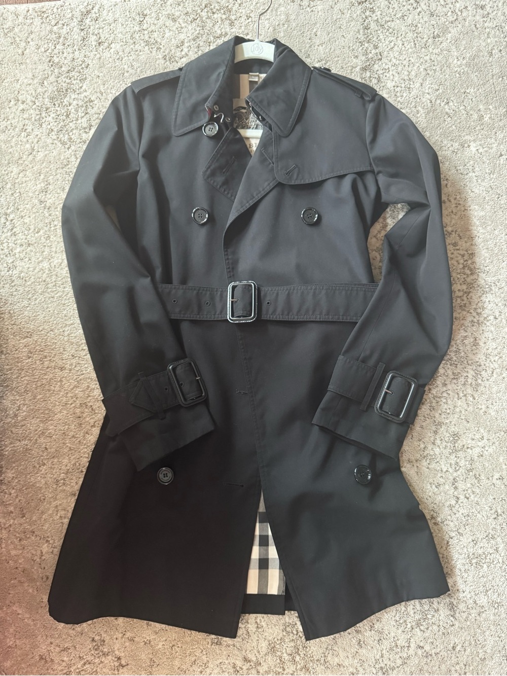Classic Burberry double-breasted Trench Coat. Size US 2. Worn only few times!